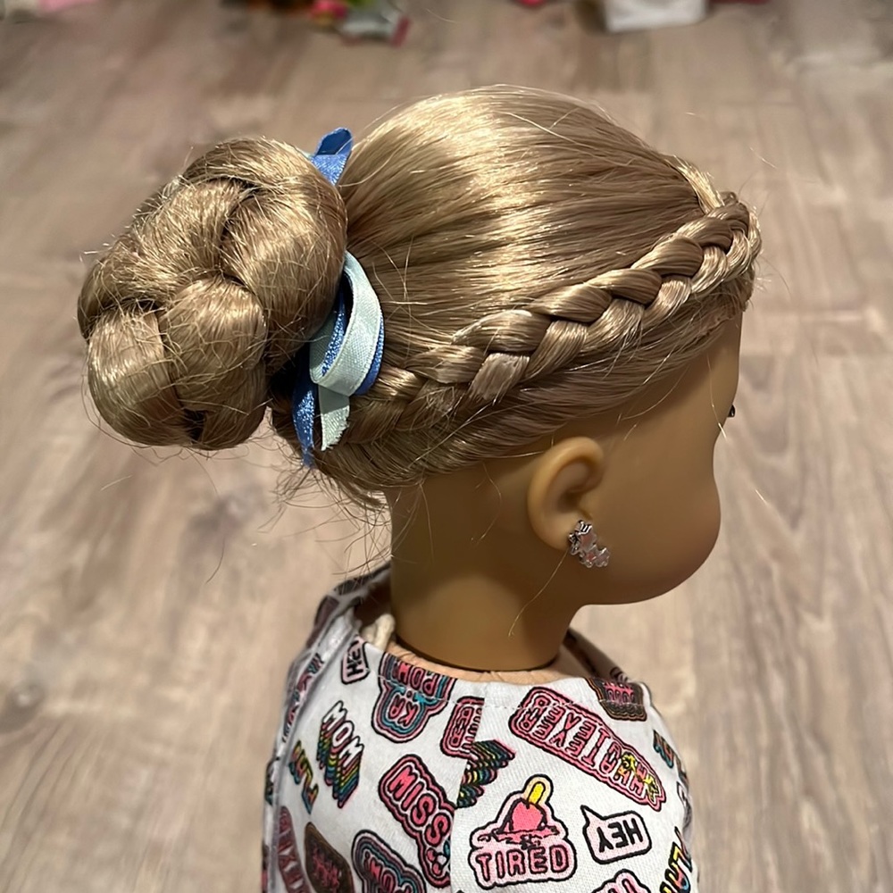 American Girl Doll Blonde (Sonali face mold)